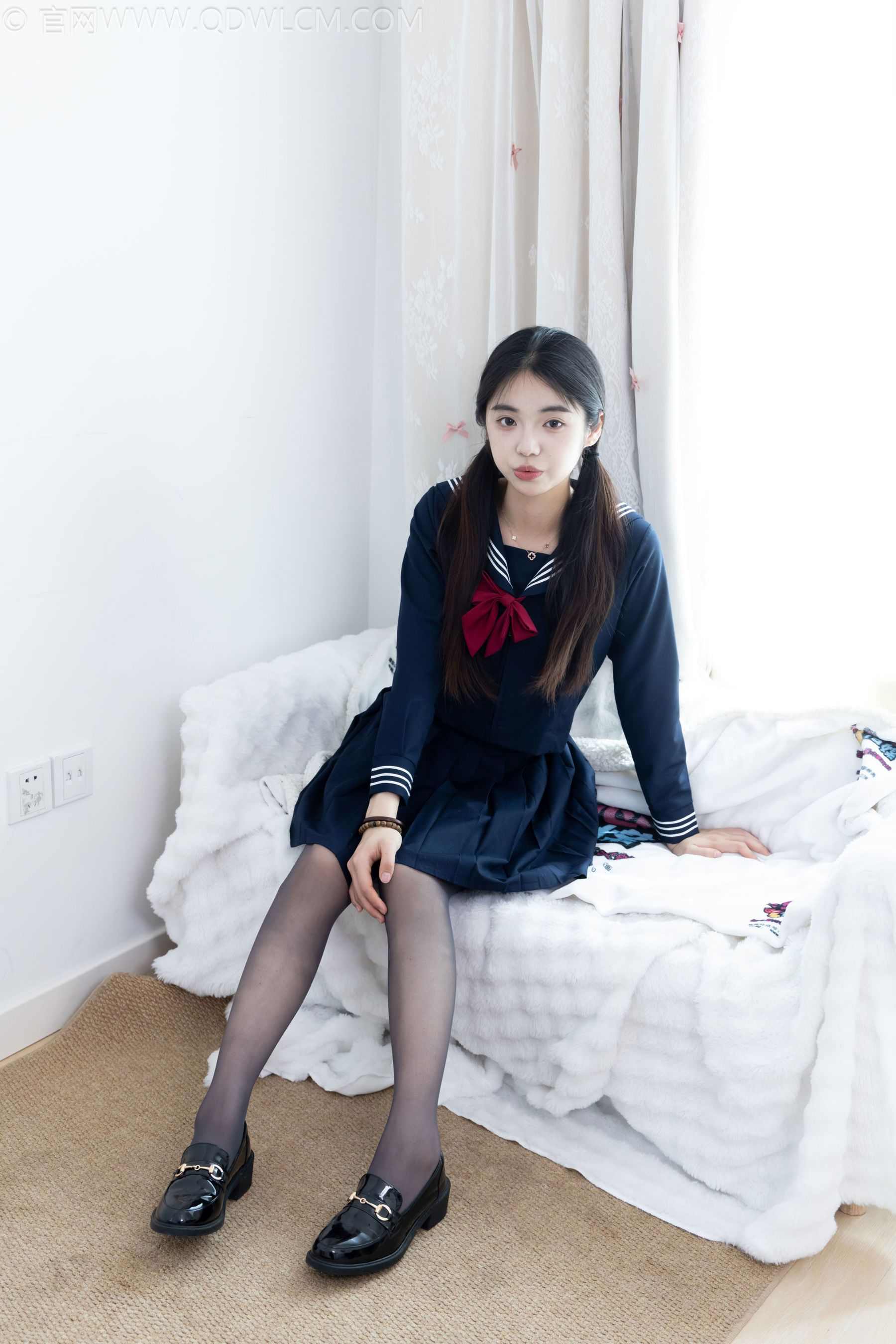 物恋传媒 No.2703 青提 - JK制服、皮鞋、薄黑丝 第1张