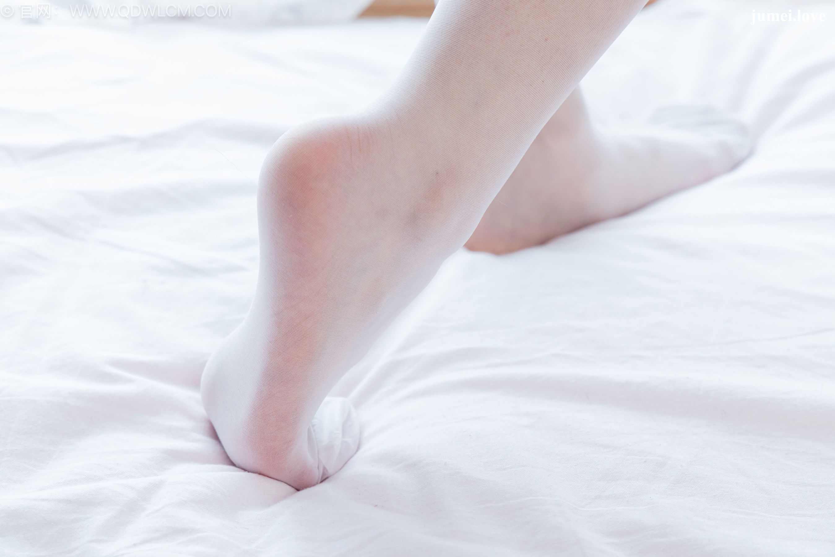 物恋传媒 No.2707 萌萌 - 板鞋、纯白棉袜、薄白丝 第77张