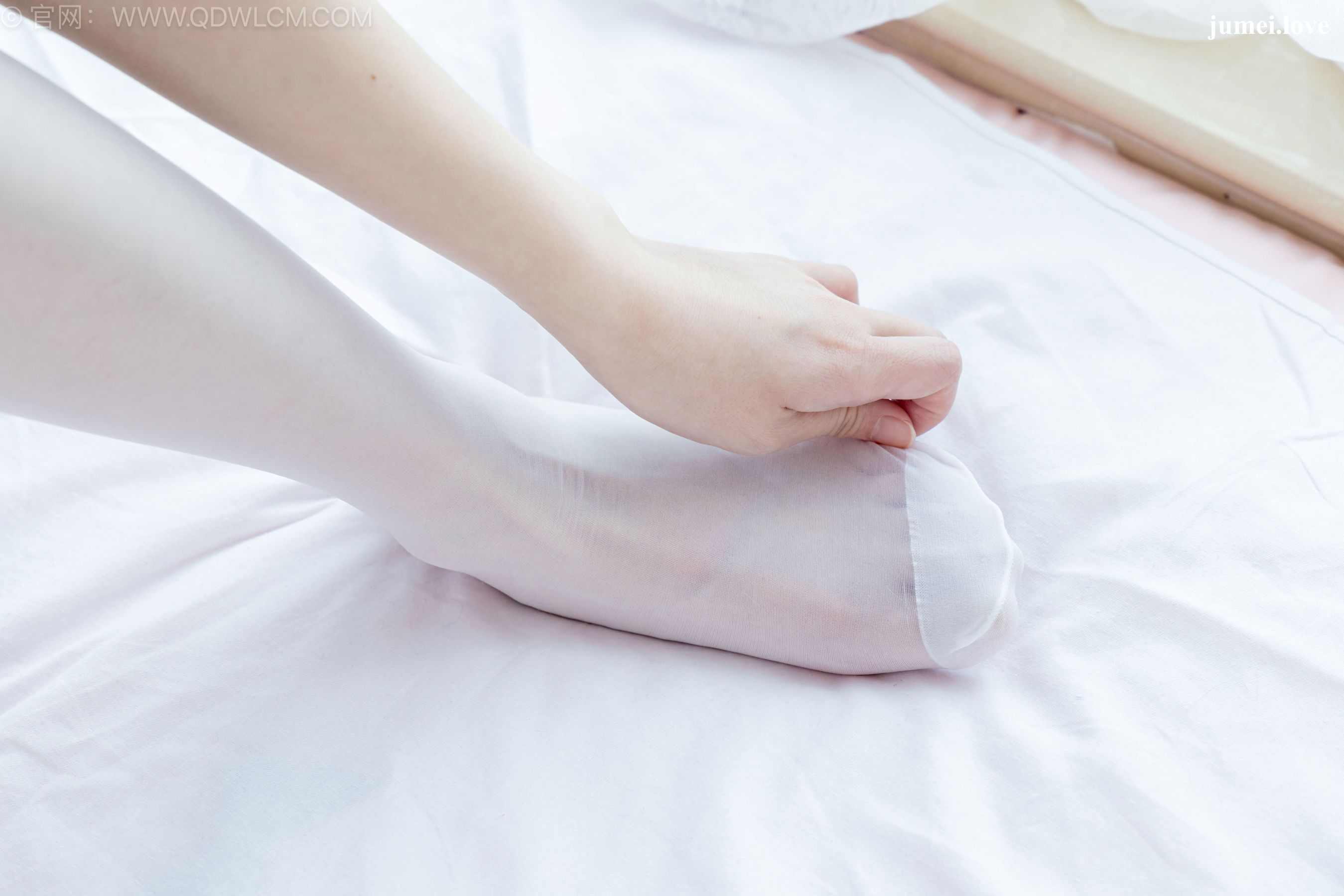 物恋传媒 No.2707 萌萌 - 板鞋、纯白棉袜、薄白丝 第86张
