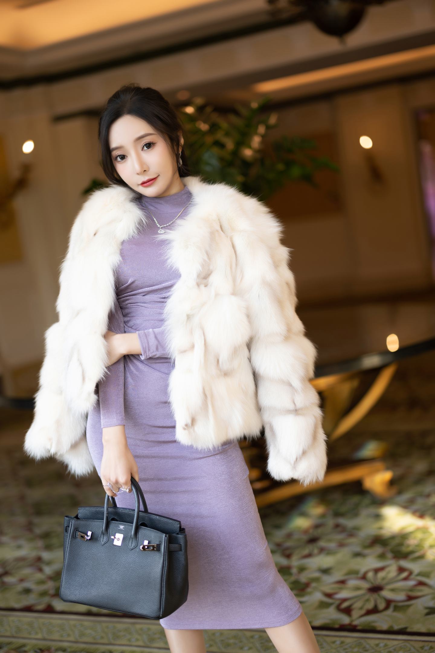 王馨瑶 NO.006 内购无水印 195皮草紫色裙子