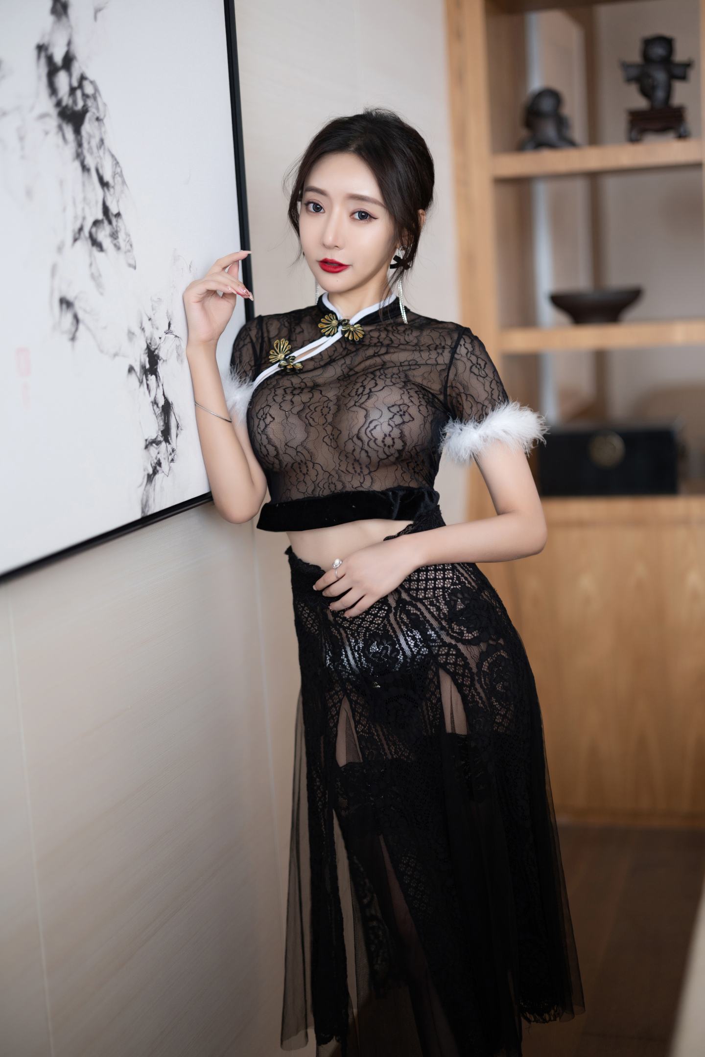 王馨瑶 NO.037 内购无水印 VOL.926 黑色网纱毛毛旗袍