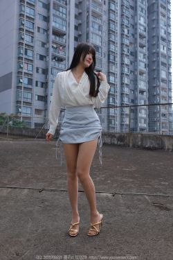 IESS异思趣向 - 模特： 婉萍 《蓝色短裙（下）》