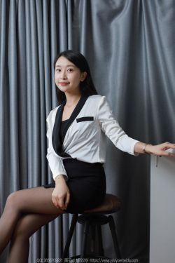 IESS异思趣向 - 模特： 小婕 《黑白职业装（下）》