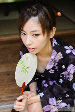 横山美雪《Blossoms》 [Graphis] Gals