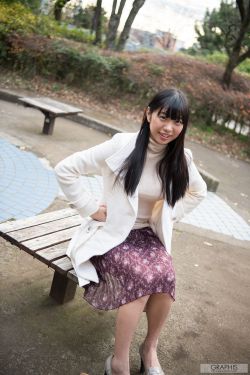 Kiritani Matsuri 桐谷まつり/桐谷まつり [Graphis] First Gravure 初脫ぎ娘