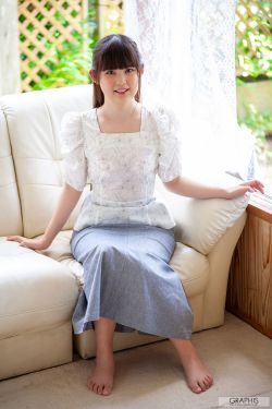 [Graphis] First Gravure 初脱ぎ娘 No.176 Hikari Tsukino 月野星