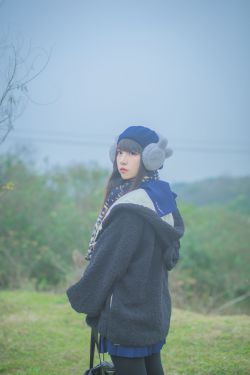 [Cosplay写真] 人气Coser二佐Nisa - 初春外拍