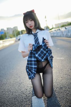 [网红COSER写真] 动漫博主柒柒要乖哦 - 午后JK