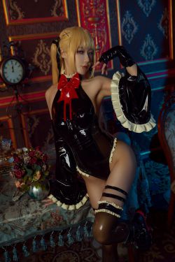 [网红COSER写真] 动漫博主阿包也是兔娘 - 阿包玛丽罗斯胶衣