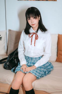 COSER美女逐月su 女儿的朋友