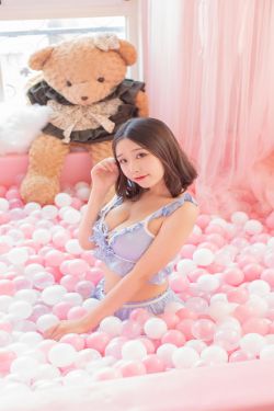 [Cosplay] 动漫博主穆零Mu0 - 海洋球
