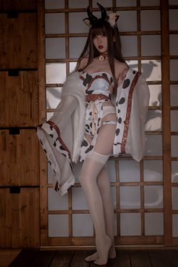 [网红COSER] 轩萧学姐 - 牛牛和服