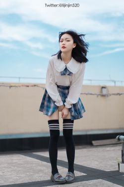 梨瑾瑾 - 户外JK