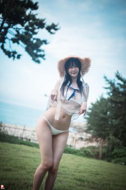 [PINK RIBBON] Ahrin - Bikini Day