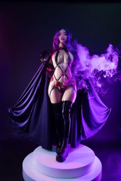 Umeko J - Raven Latex Lingerie