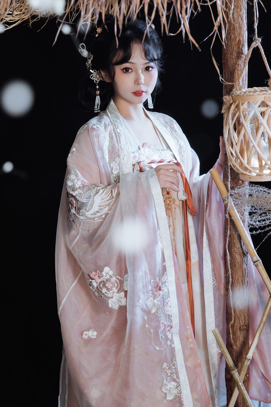 YiTuYu艺图语 Vol.3720 Qian Mo Hong Chen