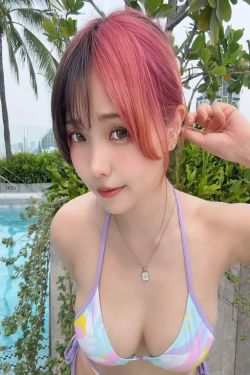 Ely_eee (ElyEE子) - Poolside Relaxation