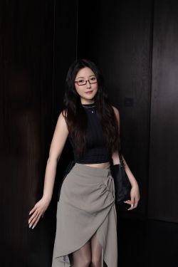 鱼子酱 - 眼镜娘