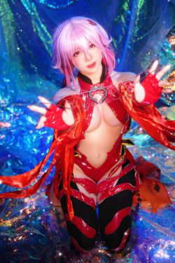Sally Dorasnow - Yuzuriha Inori