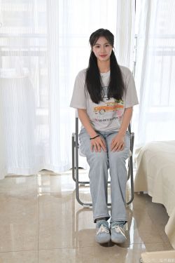 凝思摄影 No.019 德美 - T恤、短白袜、平底鞋
