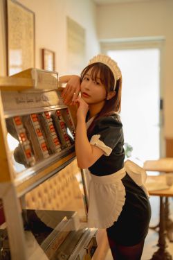 いくみ – (193iKkyu3) [Fantia] [2024.07.23] Stripping Maid Since It's Hot Out