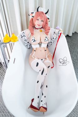 Hane Ame 雨波写真 - 乳牛女仆 科本斯