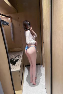 可可西yyy - 浴室比基尼