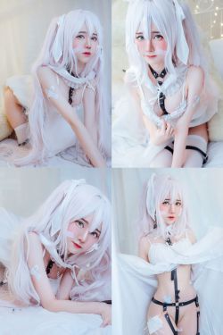 Sally Dorasnow - Hatsune