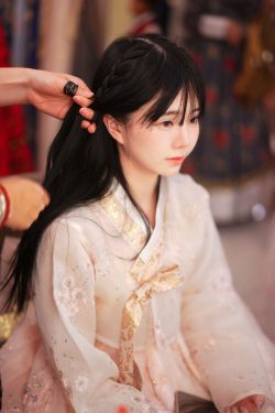 Sally Dorasnow - New Year Hanbok