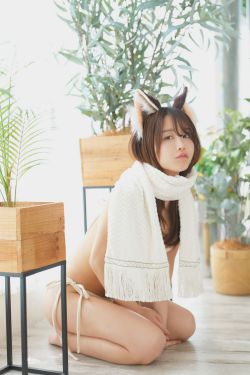 いくみ – (193iKkyu3) [Fantia] [2025.04.13] Fluffy Sunbathing Cat