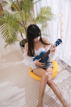 小穎 - 牛仔裙