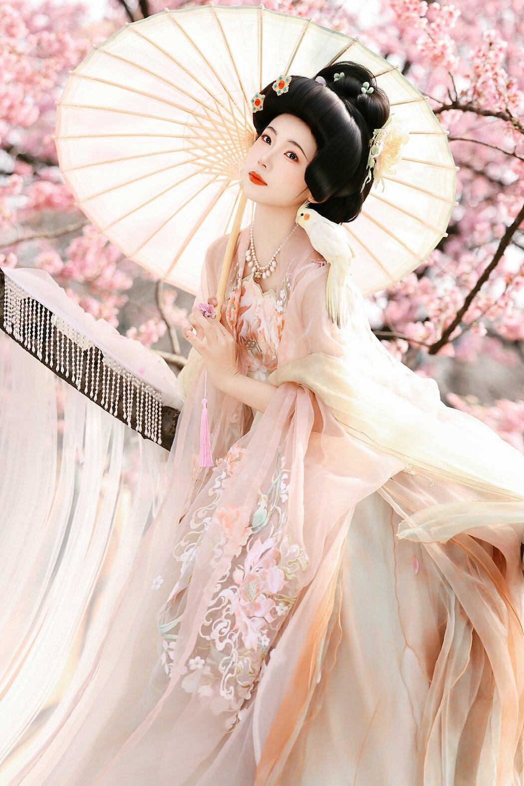 YiTuYu艺图语 Vol.10034 Fei Teng De Mi Zhou (24P)