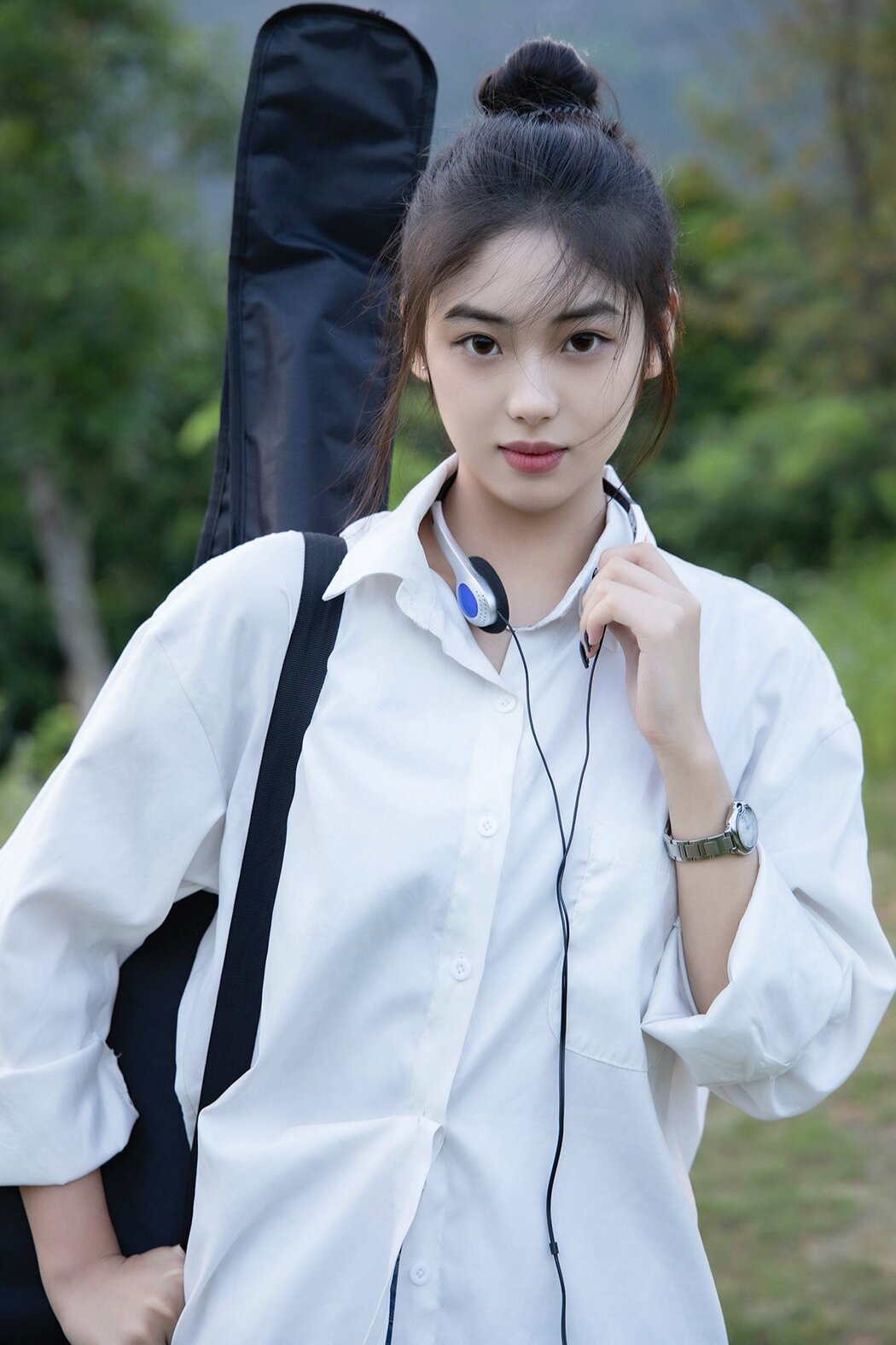 YiTuYu艺图语 Vol.10520 Lin Yun Si (18P)