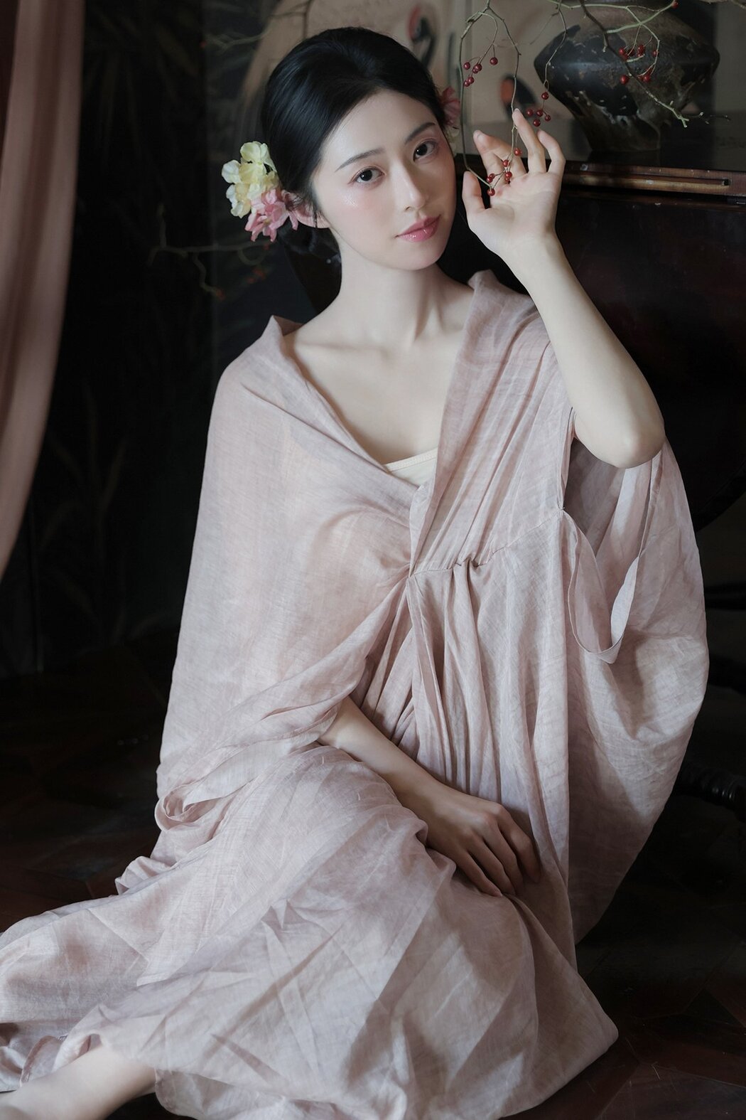 YiTuYu艺图语 Vol.8577 Fen Mian Gu Niang (16P)