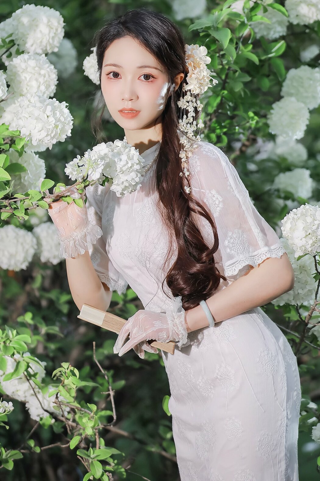 YiTuYu艺图语 Vol.8965 Hua Zhuang Shi Tian (15P)