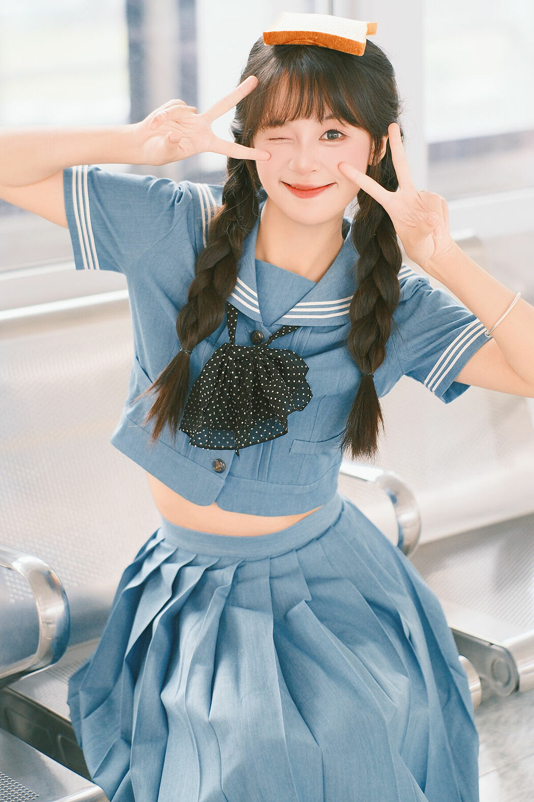 YiTuYu艺图语 Vol.9383 Xia Yu Xiao Nian (20P)