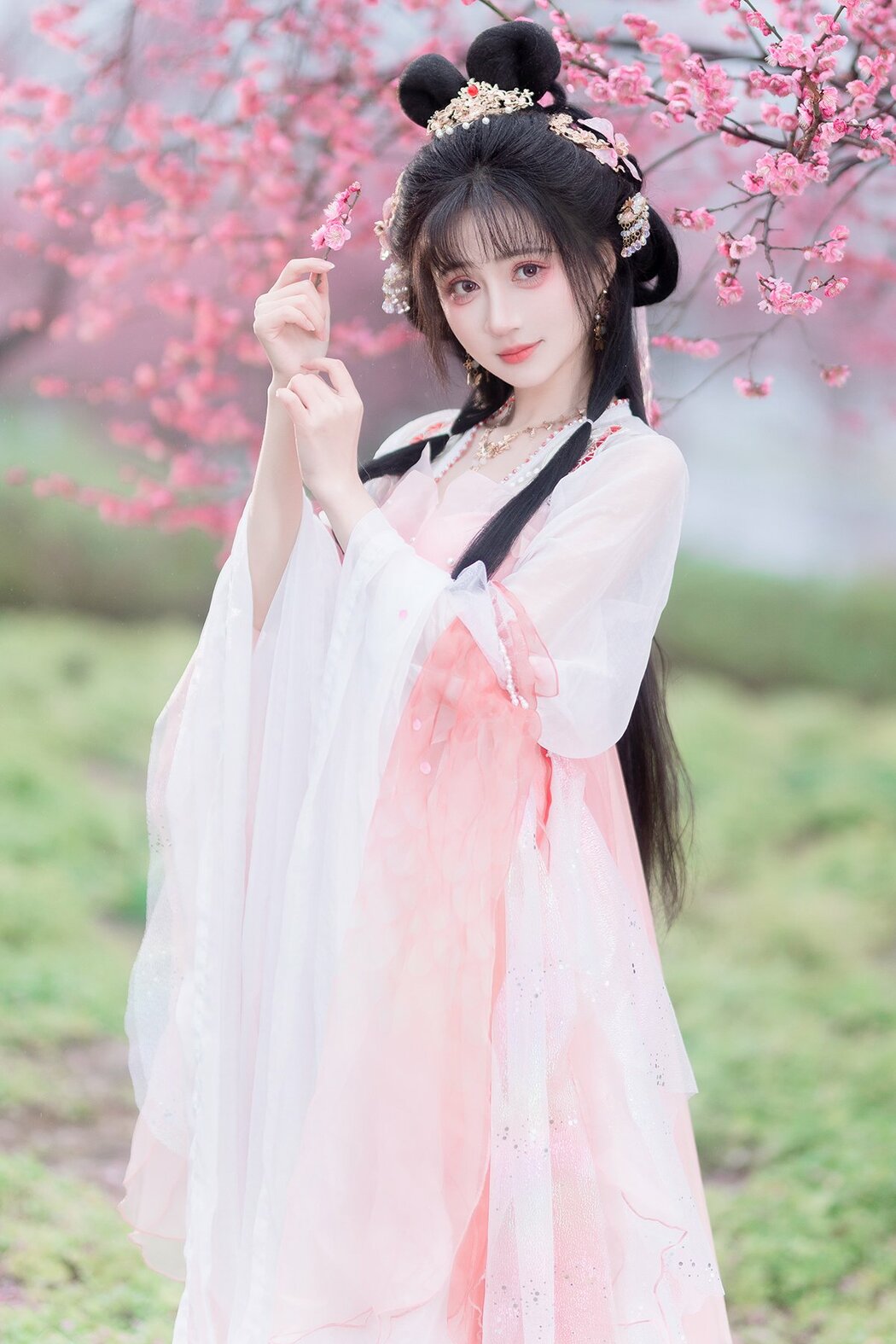 YiTuYu艺图语 Vol.8854 Qi Luo Sheng De Xiao Su Su (22P)