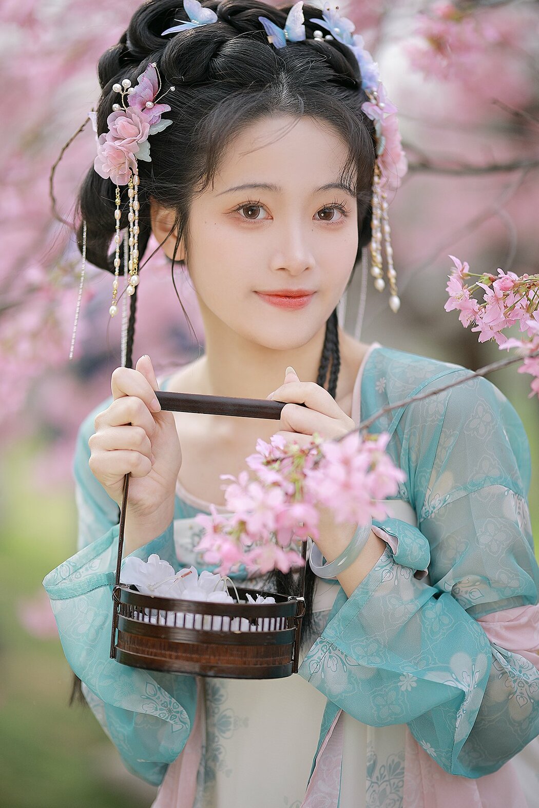 YiTuYu艺图语 Vol.8684 Mian Mian Si Yuan Dao (16P)