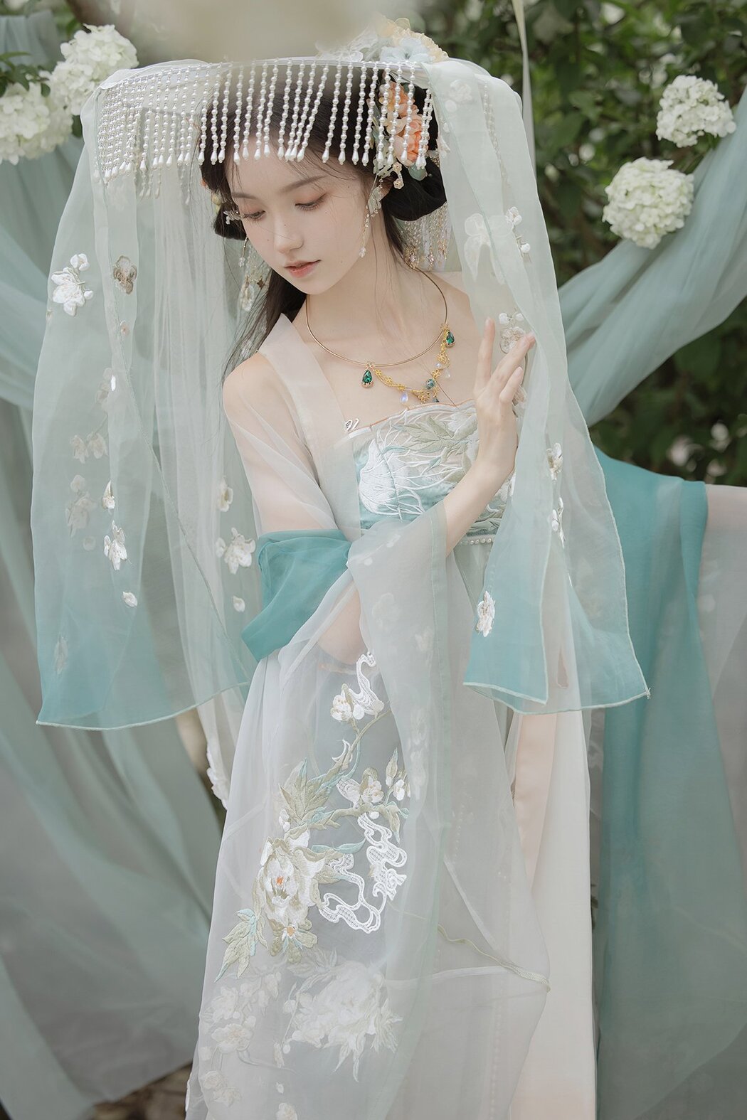 YiTuYu艺图语 Vol.8607 Bao Zou Qi Qi (18P)