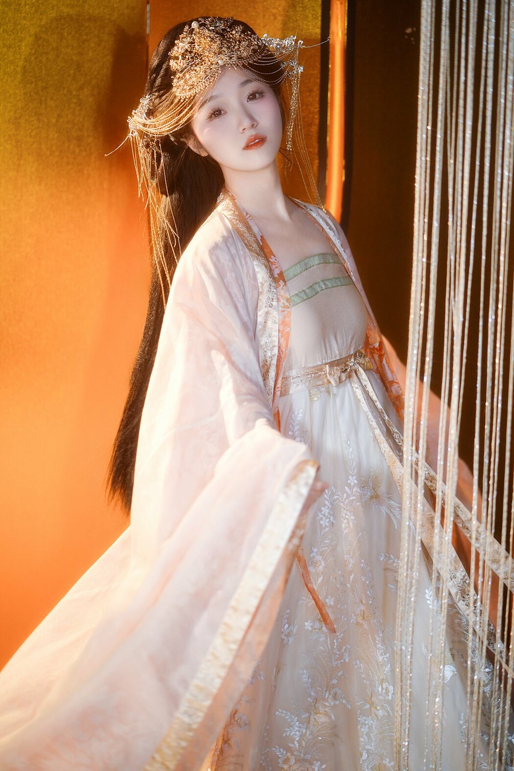 YiTuYu艺图语 Vol.8981 Zi Yu He Dian Tian De Ya (22P)