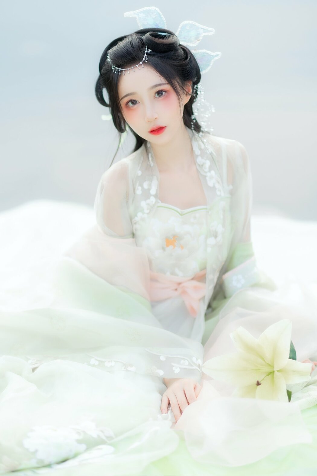 YiTuYu艺图语 Vol.9110 Qi Luo Sheng De Xiao Su Su (30P)