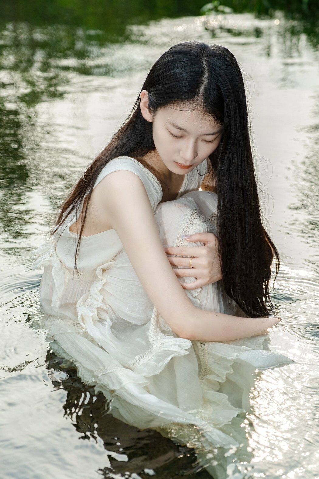 YiTuYu艺图语 Vol.8957 Yang (17P)