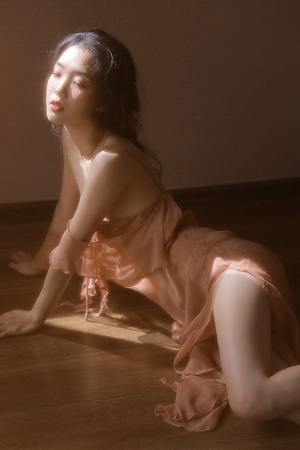 YiTuYu艺图语 Vol.10523 Guo Rong Di Hai Jiao (11P)