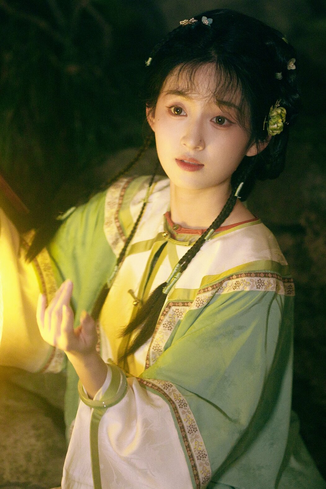 YiTuYu艺图语 Vol.8947 Yi Zhi Shu Zi Jun (14P)