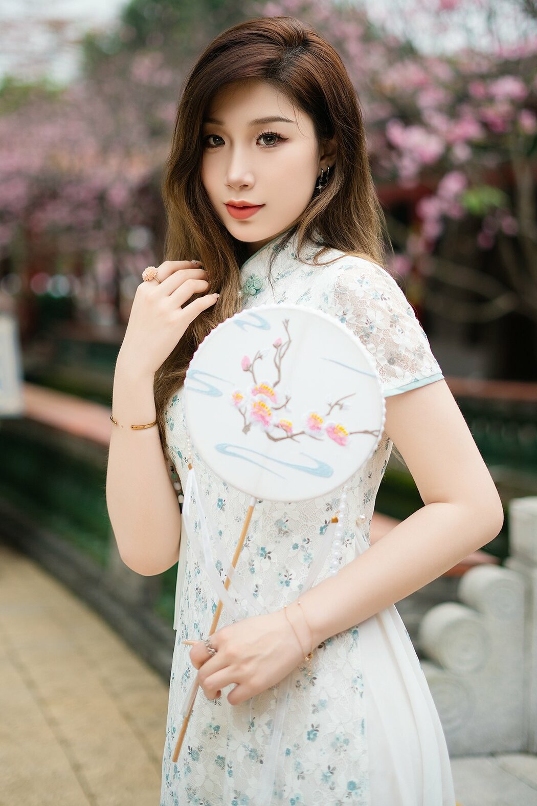 YiTuYu艺图语 Vol.10089 La Bi Xiao Xin (16P)