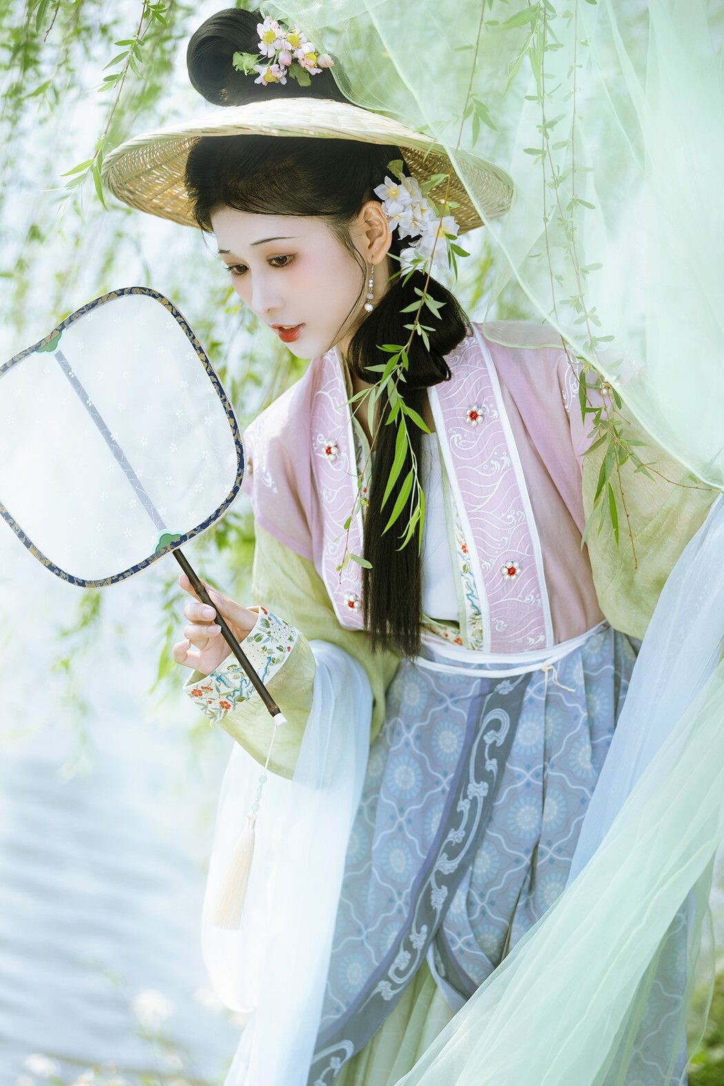 YiTuYu艺图语 Vol.10290 Xiao Y Jin Tian Ye Hen Kai Xin (16P)
