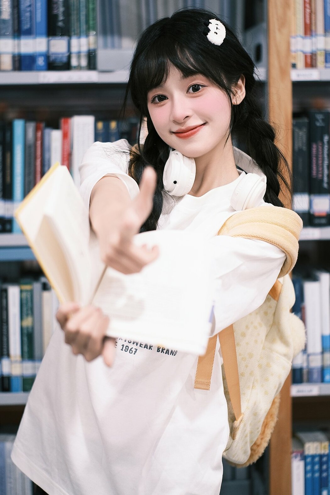 YiTuYu艺图语 Vol.8898 Xia Yu Xiao Nian (28P)