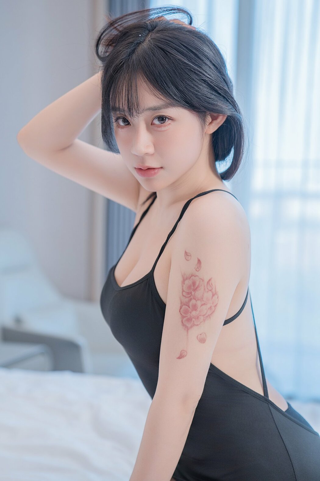 YiTuYu艺图语 Vol.10112 Yi Yuan Tong Xue Jodie (73P)