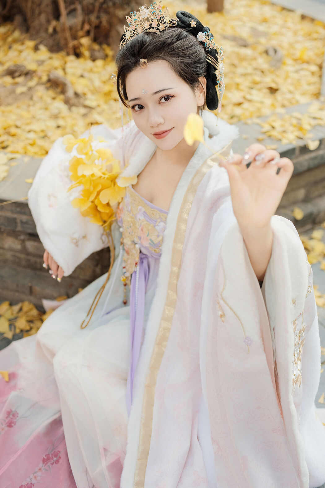 YiTuYu艺图语 Vol.8236 媛媛 (26P)