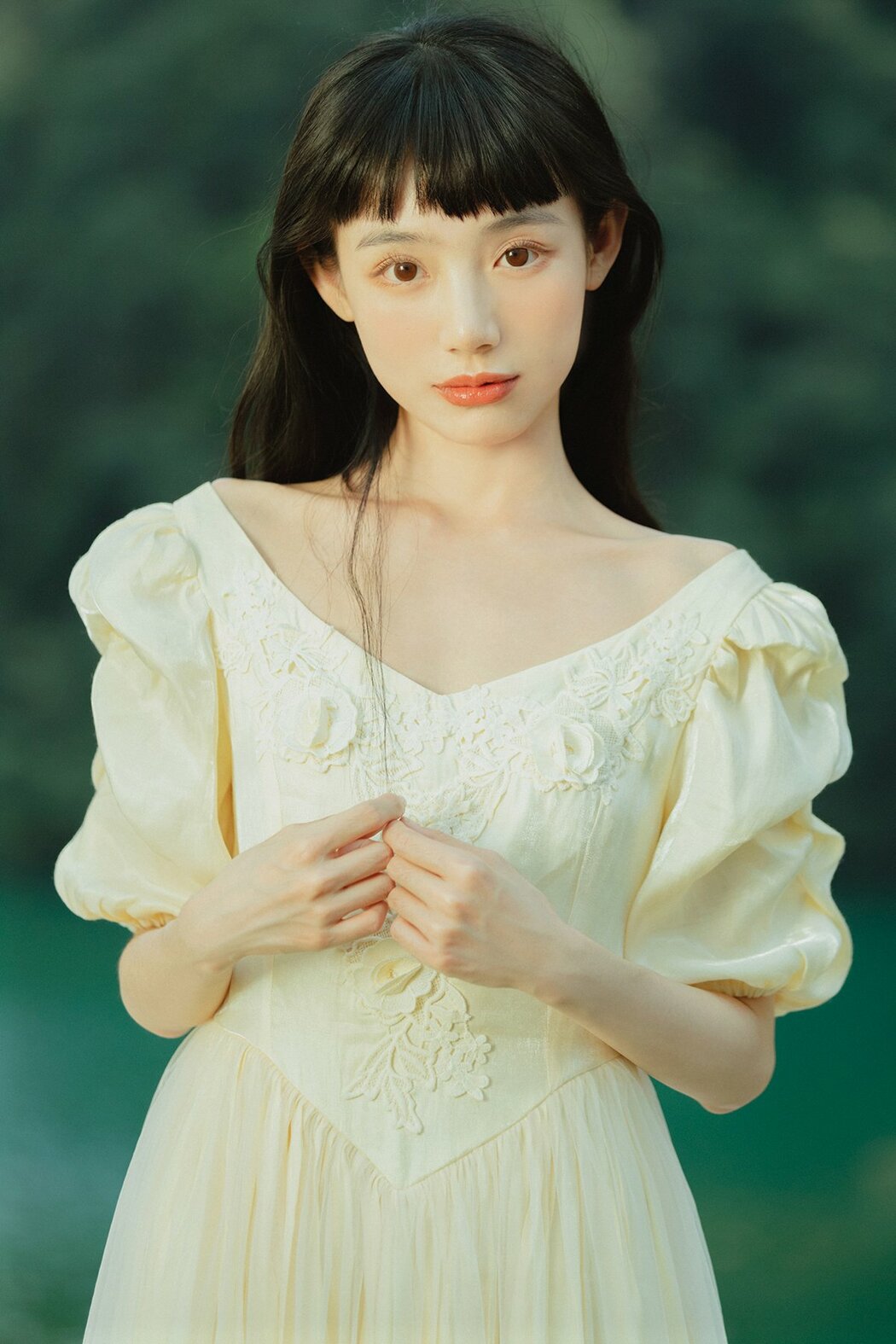 YiTuYu艺图语 Vol.10528 Jia Yue (33P)